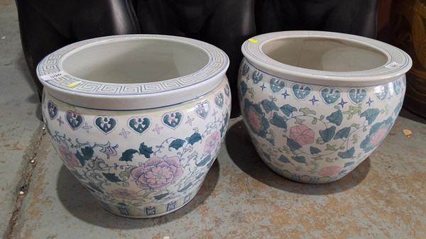 Lot 414 - PLANT POTS