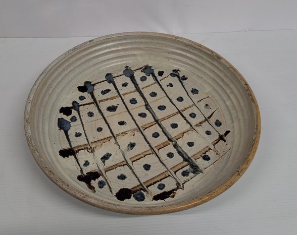 Lot 1139 - STUDIO POTTERY