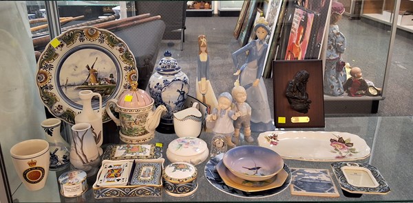 Lot 1120 - CHINA