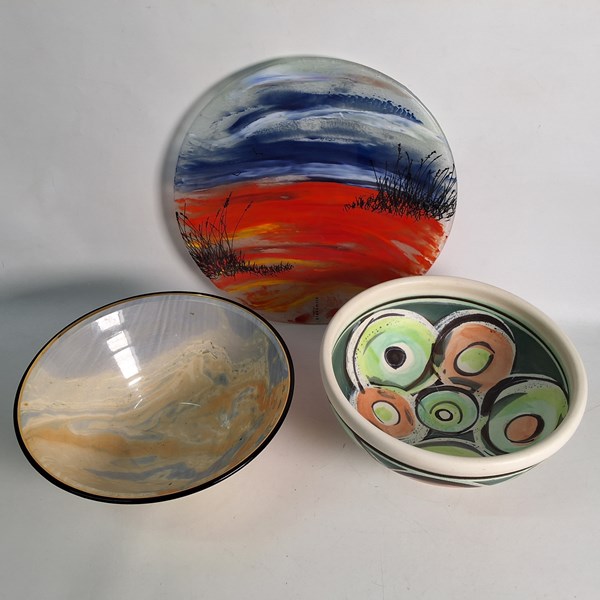 Lot 1285 - STUDIO POTTERY AND GLASS