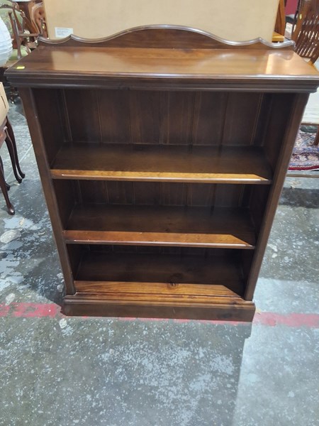 Lot 179 - BOOKSHELF