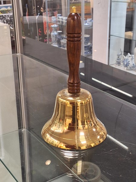 Lot 1225 - BELL