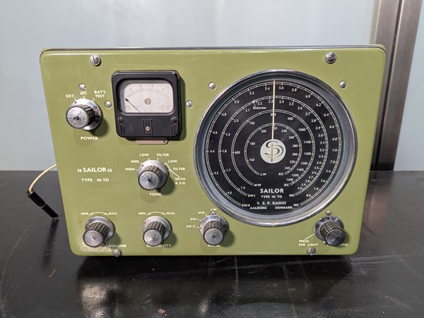 Lot 1231 - RADIO