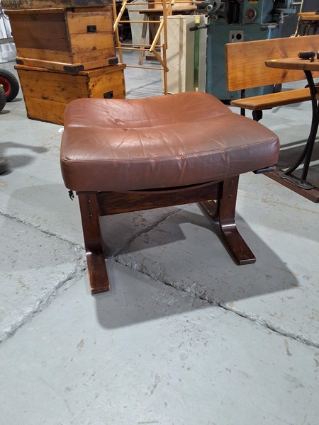 Lot 383 - FOOTSTOOL