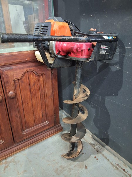 Lot 231 - AUGER
