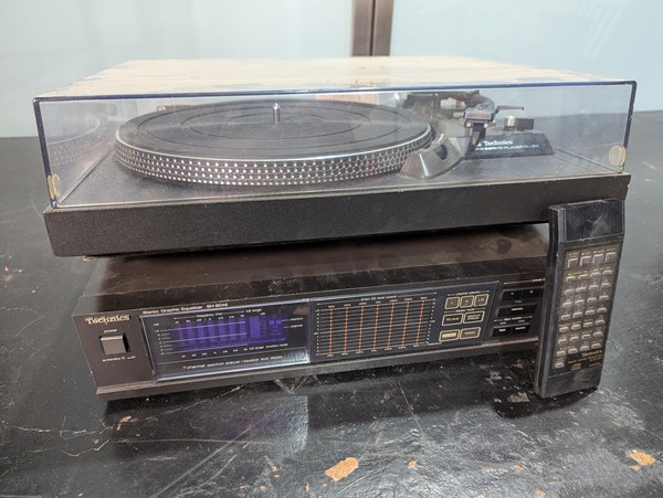 Lot 318 - AUDIO LOT