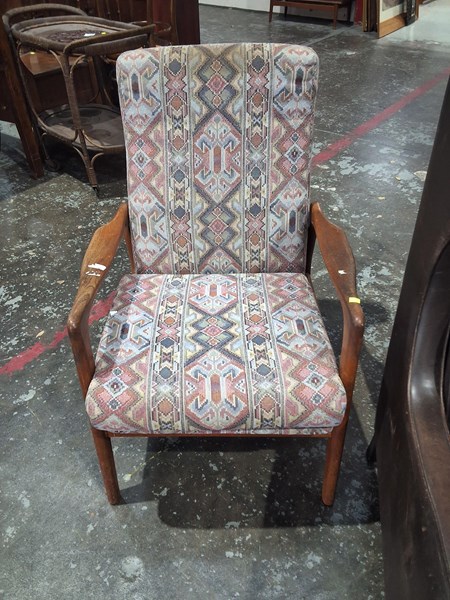 Lot 10 - ARMCHAIR