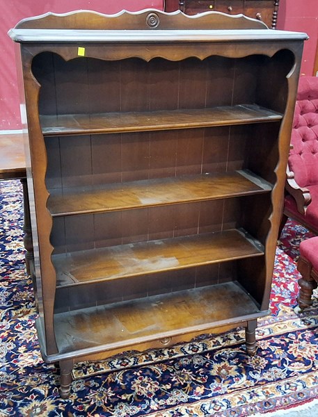 Lot 385 - BOOKSHELF