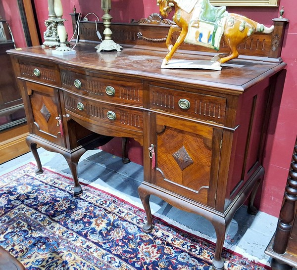Lot 46 - SIDEBOARD