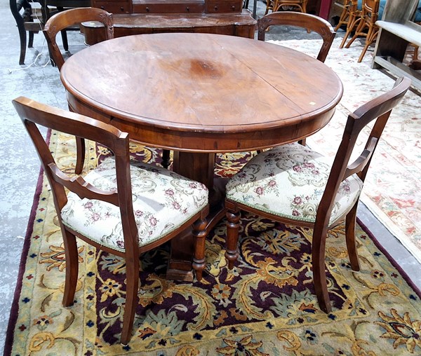 Lot 126 - BREAKFAST SUITE
