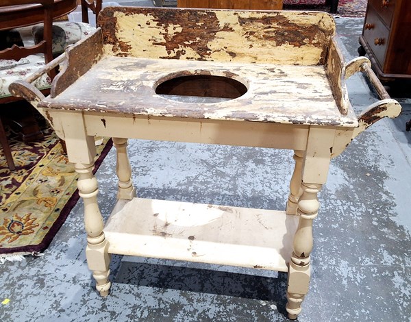 Lot 274 - WASH STAND