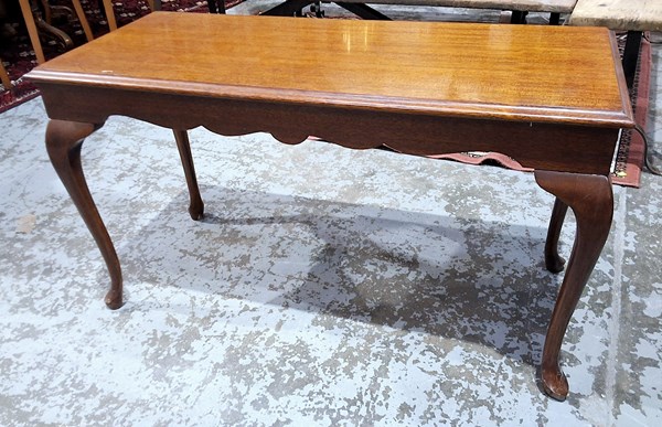 Lot 144 - COFFEE TABLE