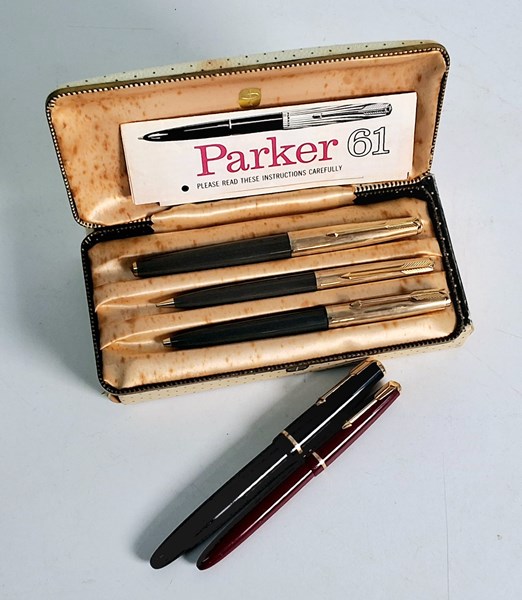 Lot 1050 - FOUNTAIN PENS