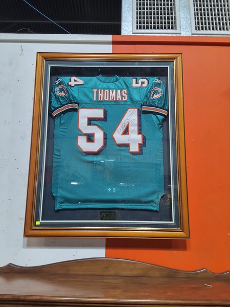 Lot 416 - NFL GUERNSEY