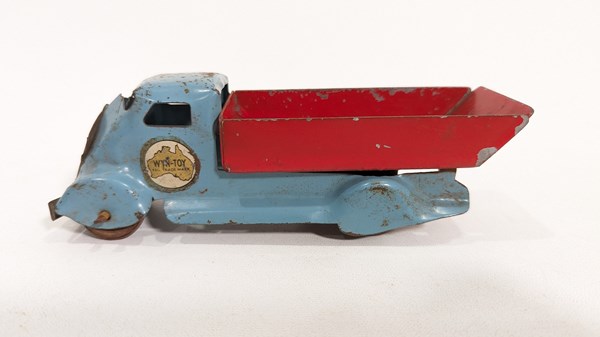 Lot 94 - WYN TOY TRUCK