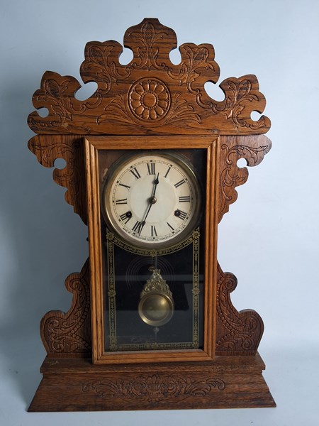 Lot 1286 - COTTAGE CLOCK