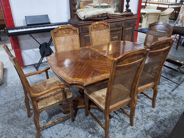 Lot 203 - DINING SUITE