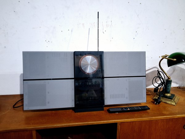Lot 7 - CD PLAYER