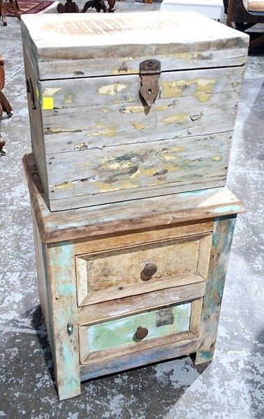 Lot 156 - CABINET AND CHEST