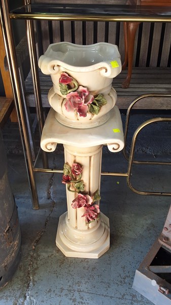 Lot 357 - PEDESTAL AND JARDINIERE