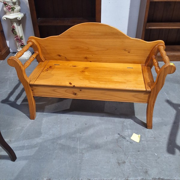 Lot 365 - MINERS COUCH