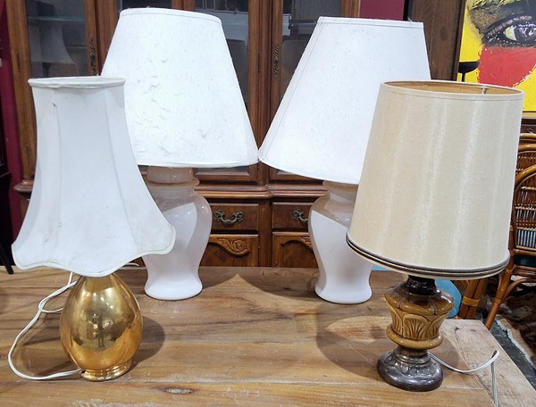 Lot 112 - TABLE LAMPS