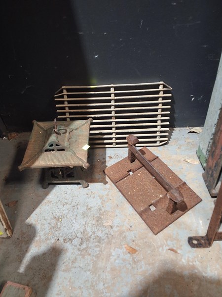 Lot 413 - METAL,LOT