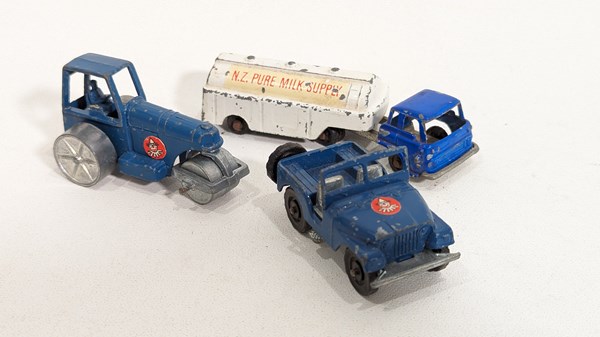 Lot 111 - DIECAST CARS