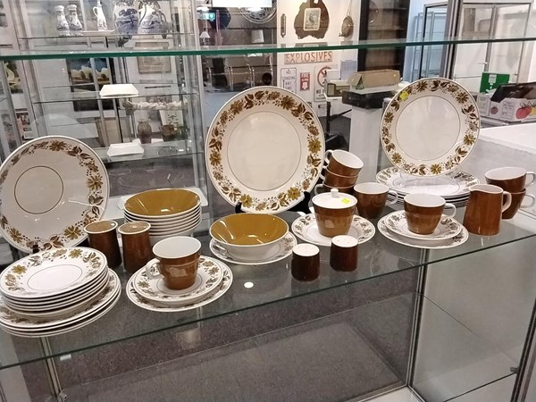 Lot 1286 - DINNER SERVICE