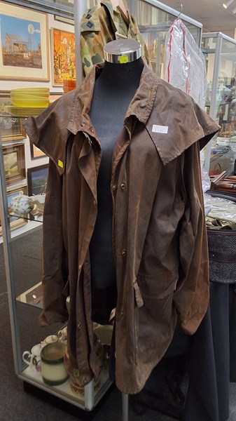 Lot 1147 - R.M WILLIAMS COAT