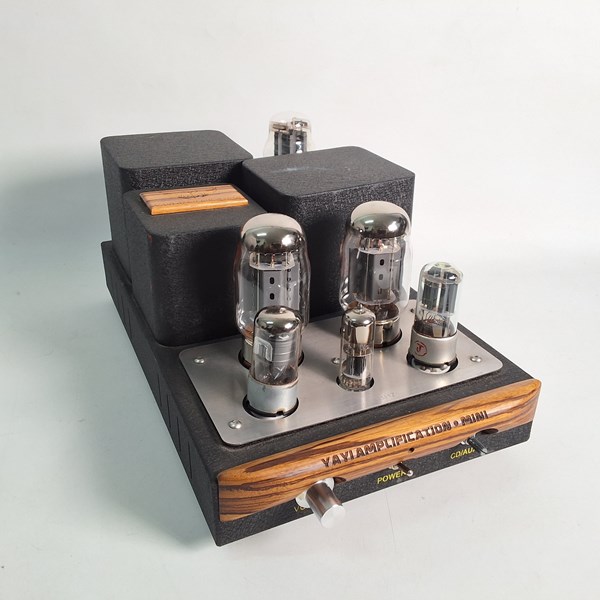 Lot 1334 - AMPLIFIER