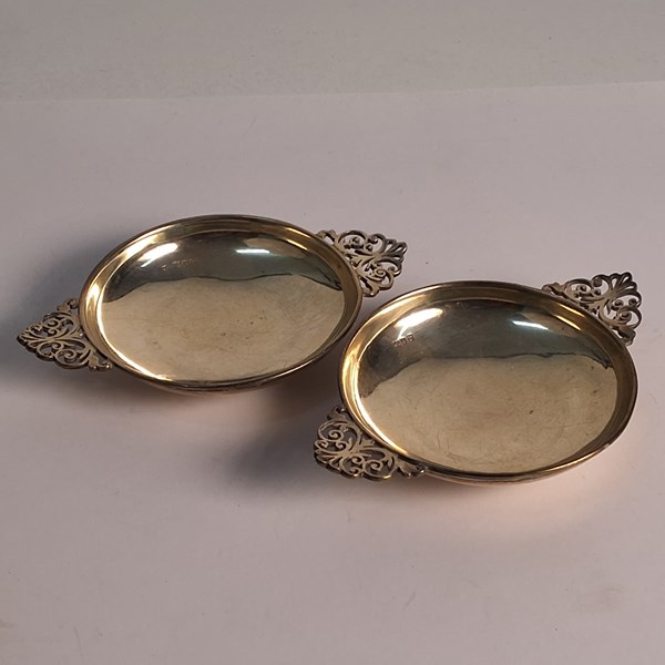 Lot 1055 - DISHES