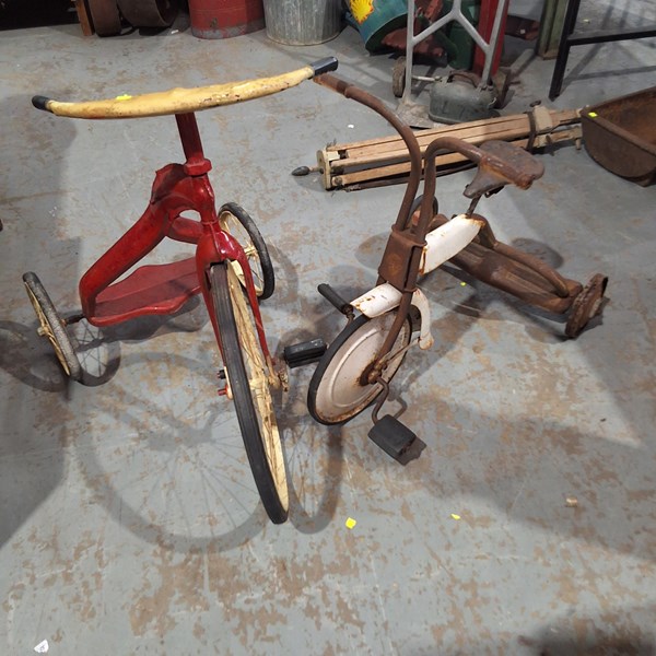 Lot 335 - TRICYCLES