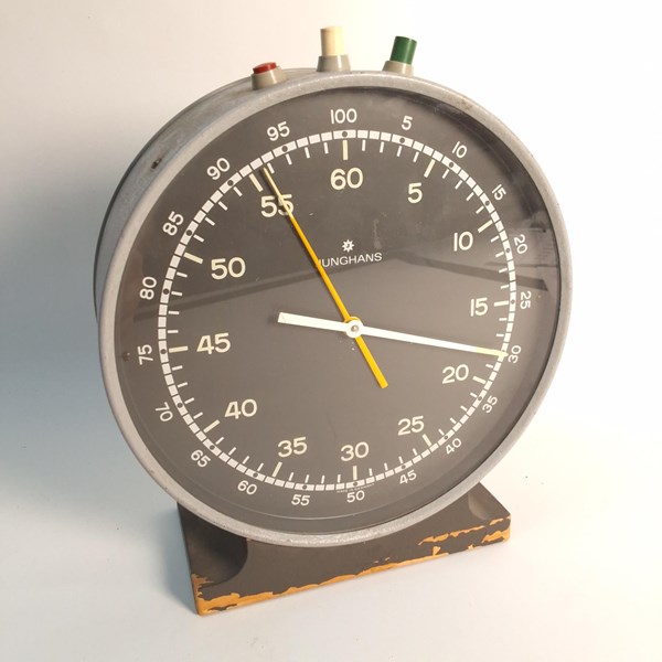 Lot 1234 - PIGEON RACING CLOCK