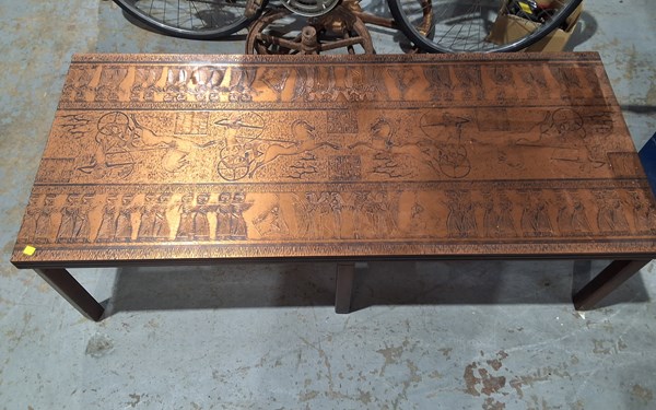 Lot 271 - COFFEE TABLE
