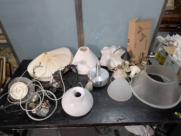 Lot 281 - PENDANT LIGHTS