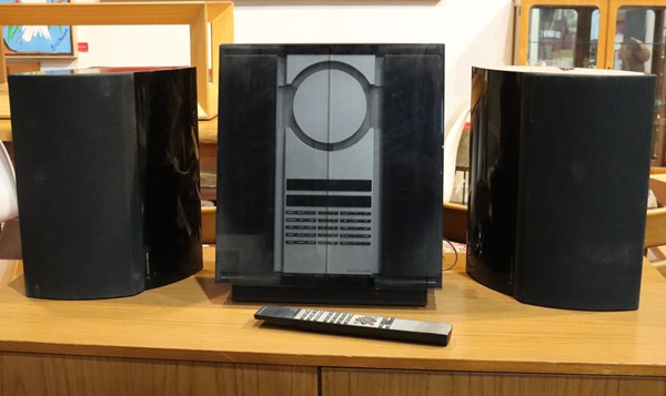 Lot 77 - BEOSOUND 3000