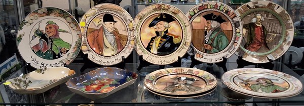 Lot 1323 - ROYAL DOULTON