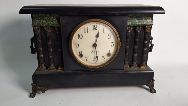 Lot 1260 - MANTEL CLOCK