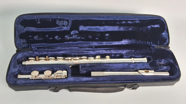 Lot 1328 - FLUTE