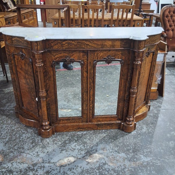 Lot 157 - CREDENZA