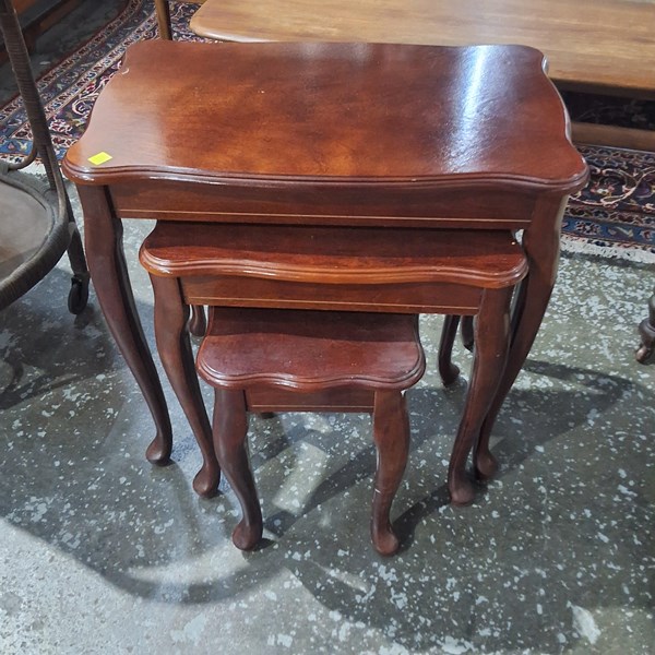 Lot 218 - NEST OF TABLES