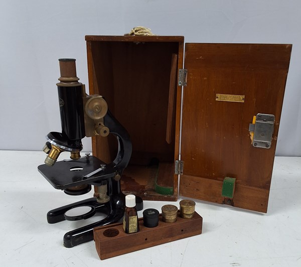 Lot 1351 - VINTAGE MICROSCOPE