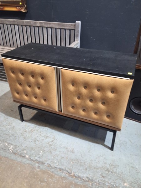 Lot 27 - CREDENZA