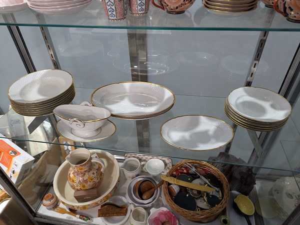 Lot 302 - PART DINNER SERVICE
