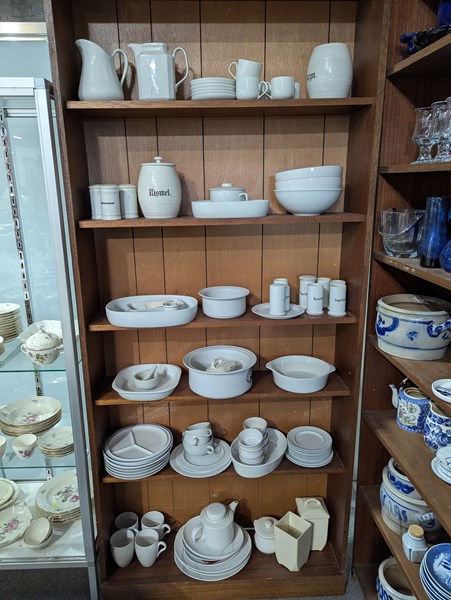 Lot 296 - COOKWARE AND PLATES