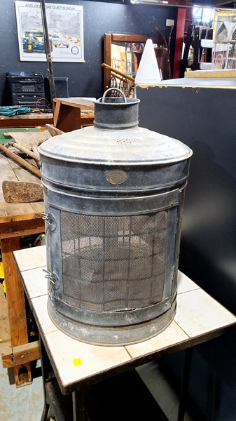 Lot 258 - HANGING MEAT SAFE