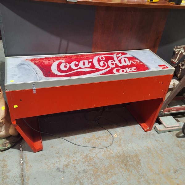 Lot 421 - LIGHT BOX