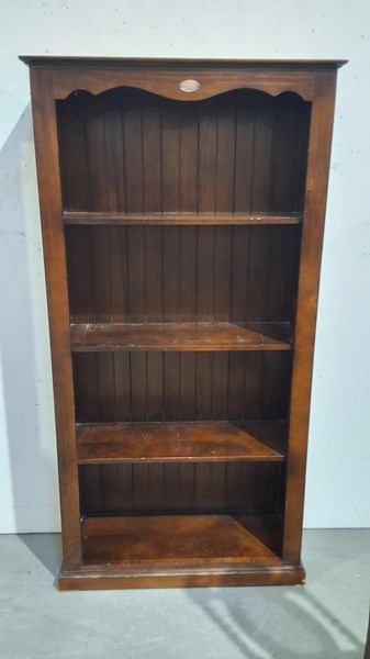 Lot 356 - BOOKSHELF