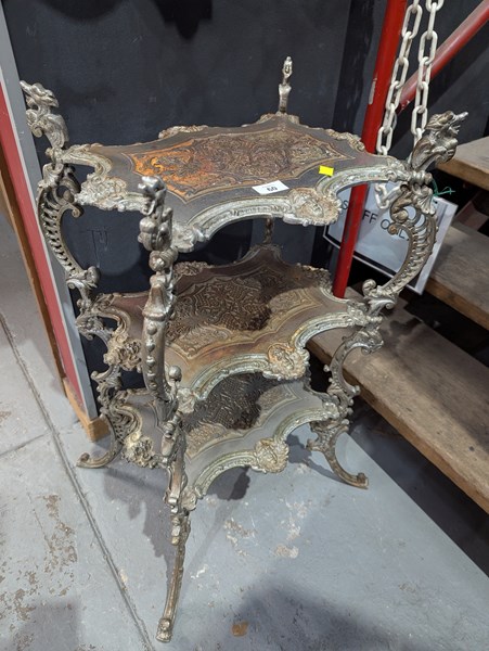 Lot 60 - PLANT STAND